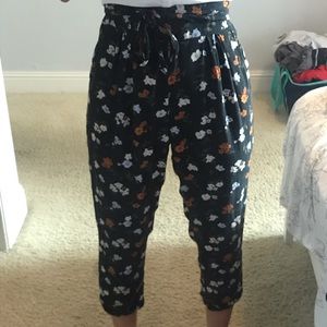 American Eagle flowy floral 3/4 pants